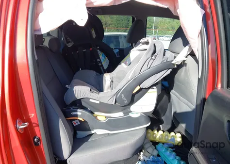 2017 Toyota Tacoma Sr5 V6 z USA, uszkodzony, nr VIN 3TMCZ5AN2HM095437